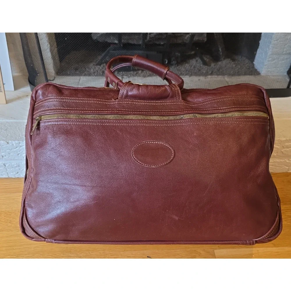 LL Bean Vtg Oxblood Leather Weekender Duffel Bag C&C Zippers Shoulder Strap